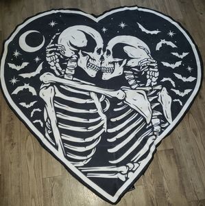 Too fast heart Beach towel